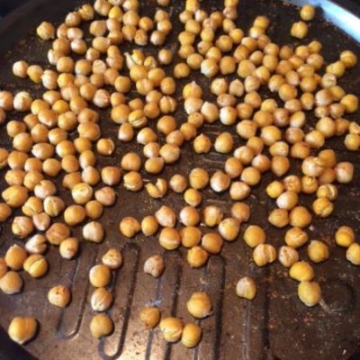 Spicy chickpea snack